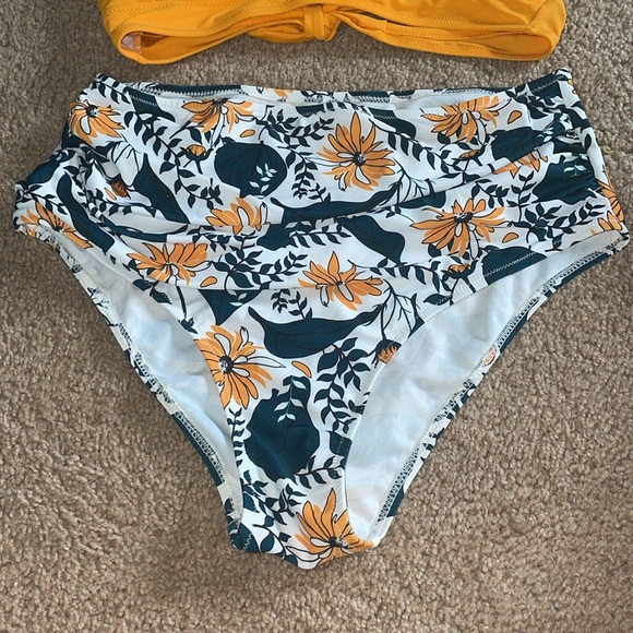 Yellow Bikini Top with Floral High-Waisted Bottoms size medium summer bikini - Picture 4 of 13